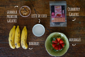 Smoothie de banana e morango ingredientes